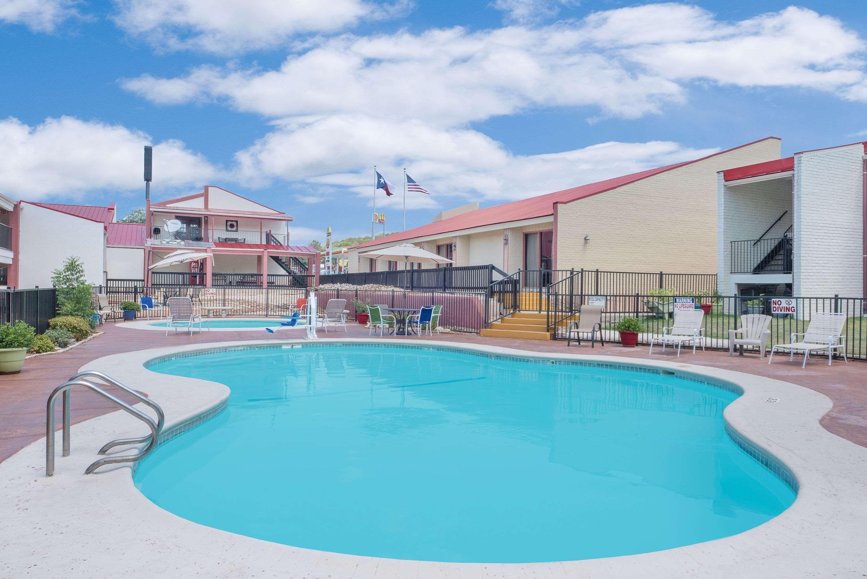Super 8 By Wyndham Tx Motel 2*