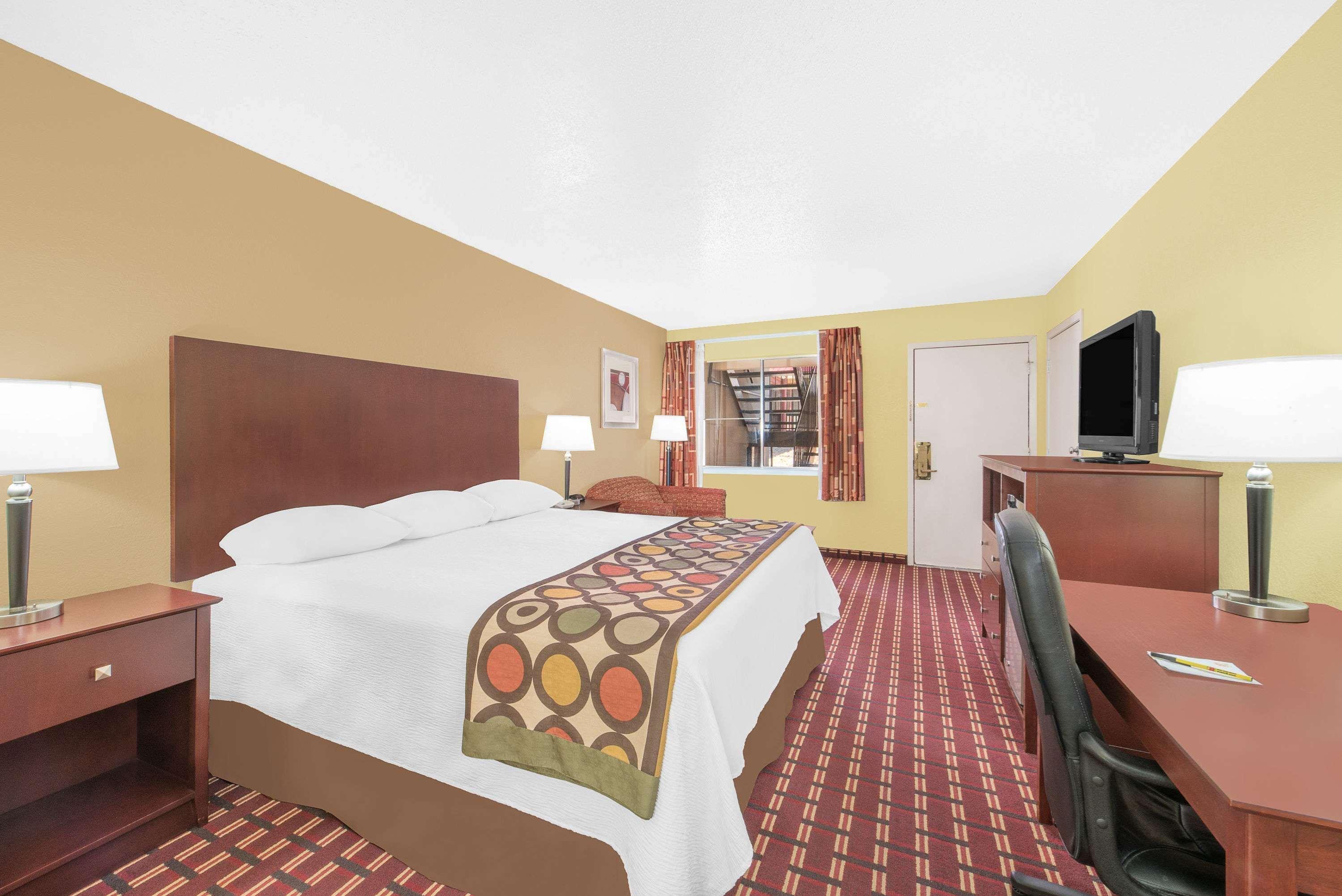 Super 8 By Wyndham Tx Kerrville
