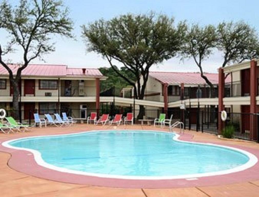 Super 8 By Wyndham Tx Kerrville