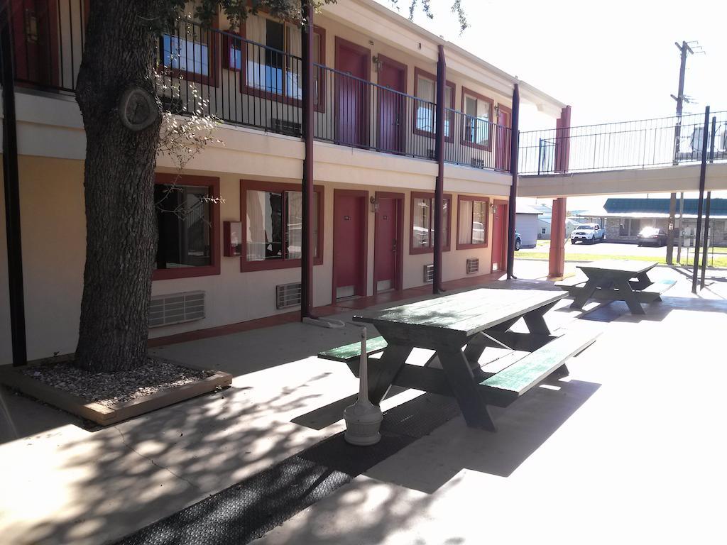 Super 8 By Wyndham Tx Motel 2*