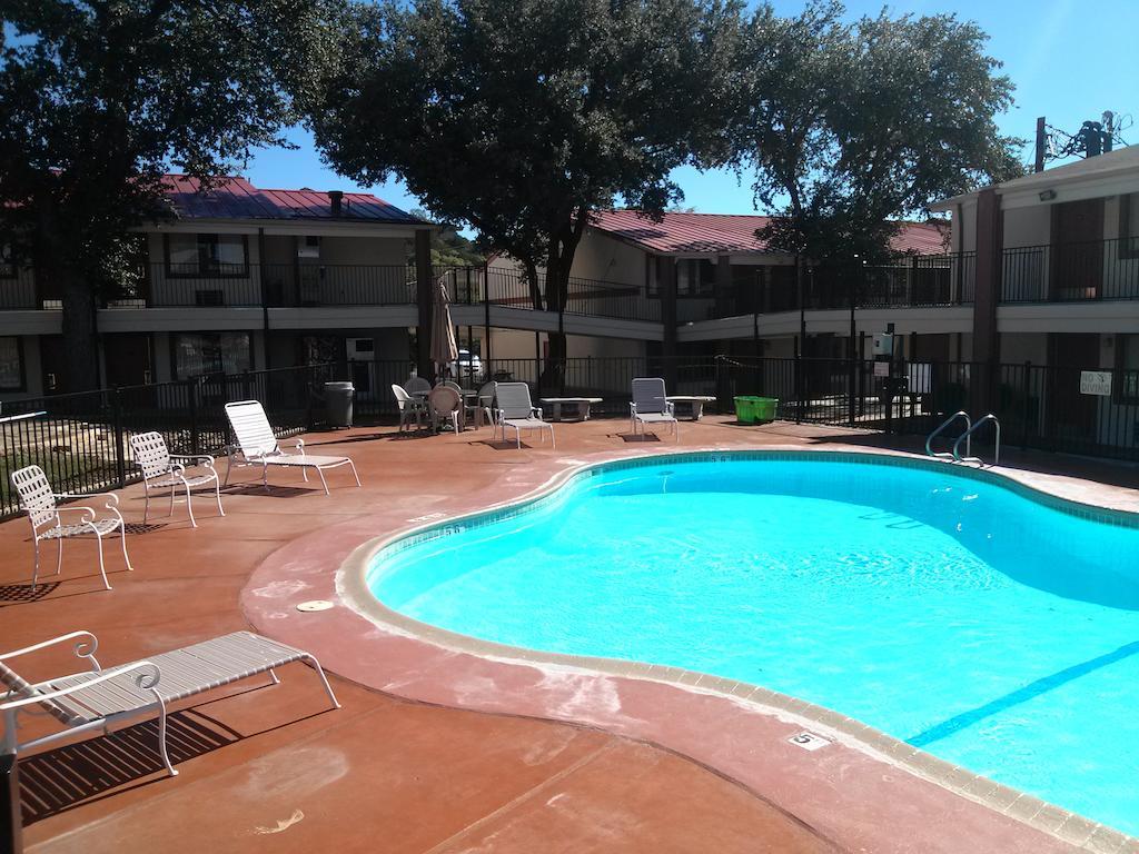 Super 8 By Wyndham Tx Kerrville